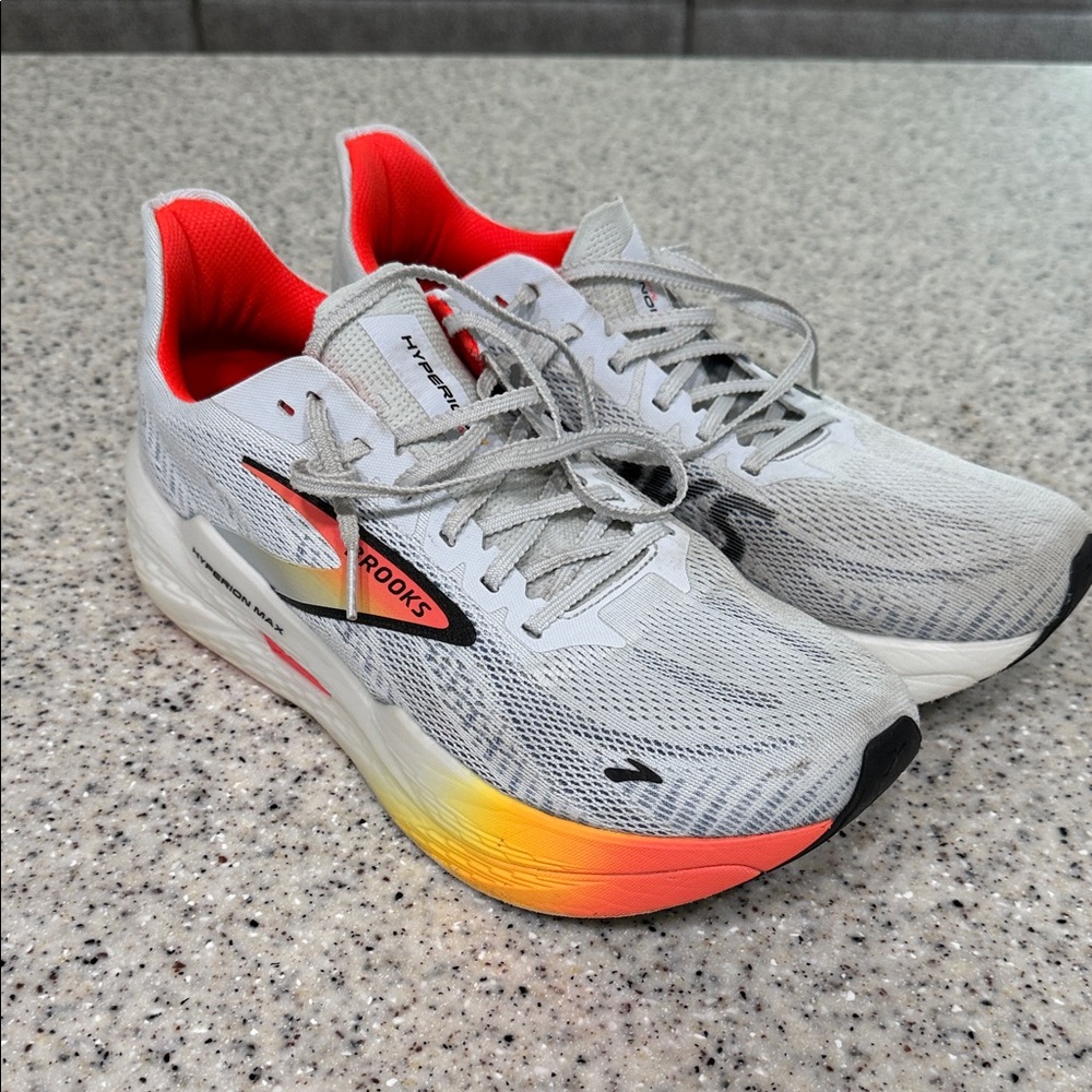 Brooks Hyperion Max 2